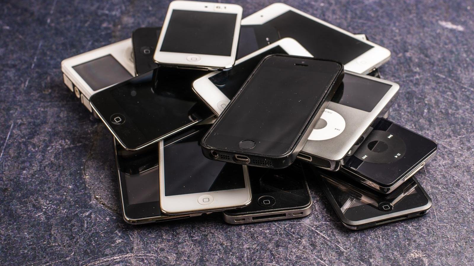 Pile of old smartphones